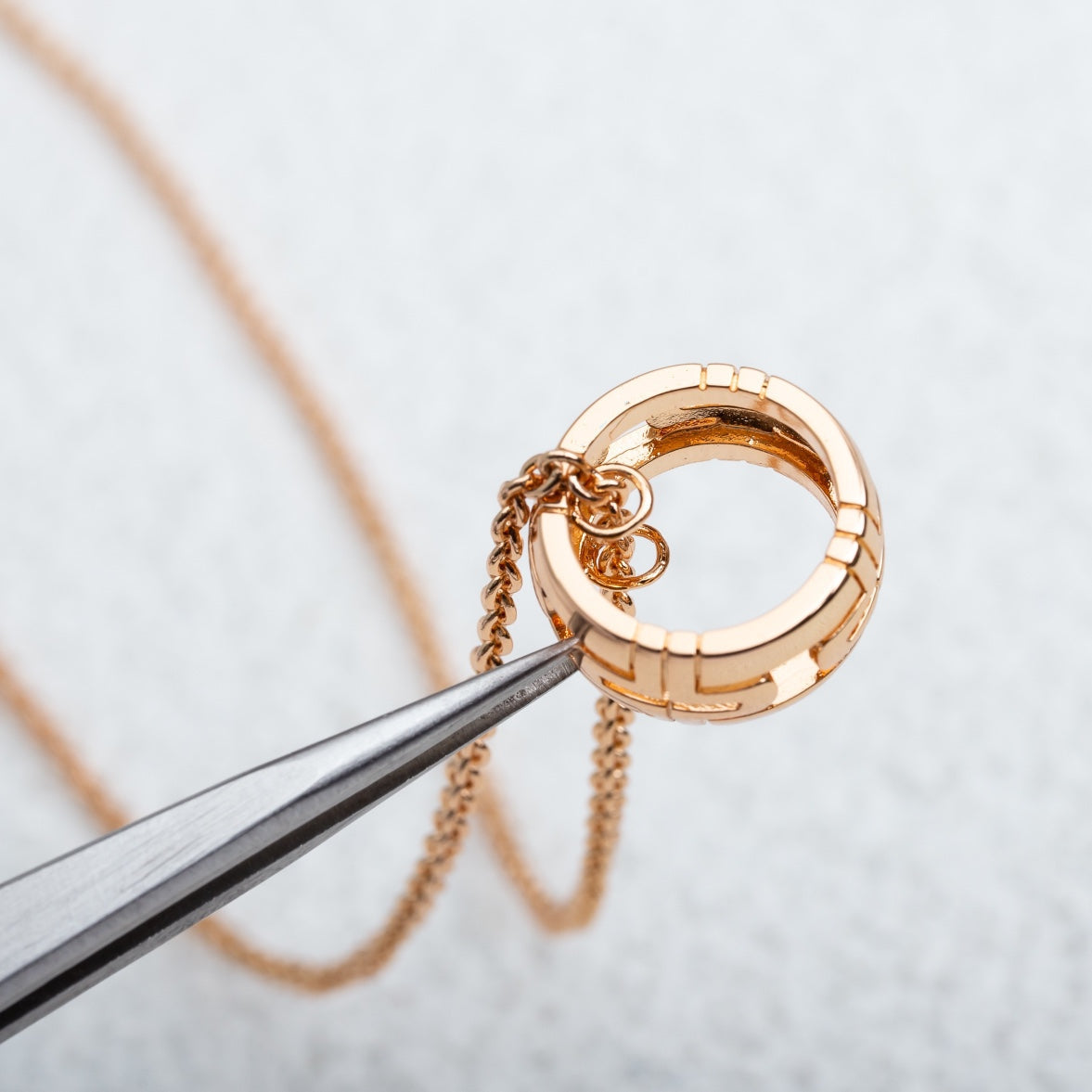 [Shinejoy]PARENTESI NECKLACE PINK GOLD