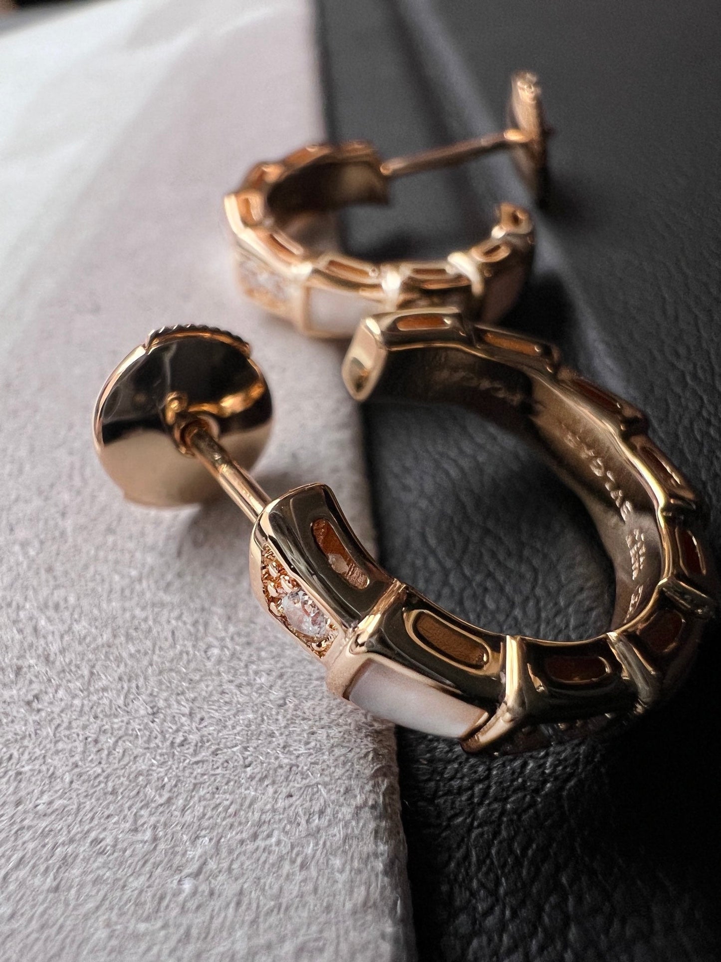 [Shinejoy]SERPENTI MOP PINK GOLD EARRINGS