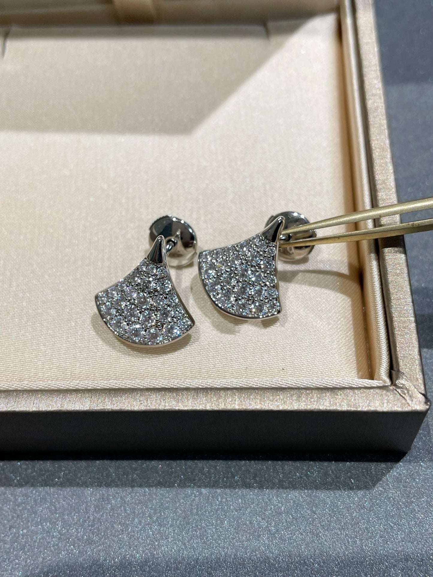 [Shinejoy]DREAM STUD EARRINGS DIAMOND