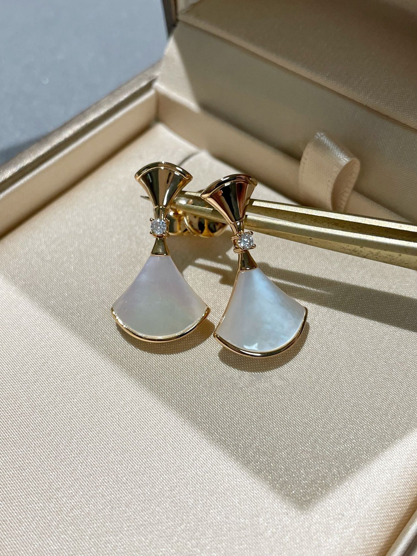 [Shinejoy]DREAM MOP 1 DIAMOND EARRINGS