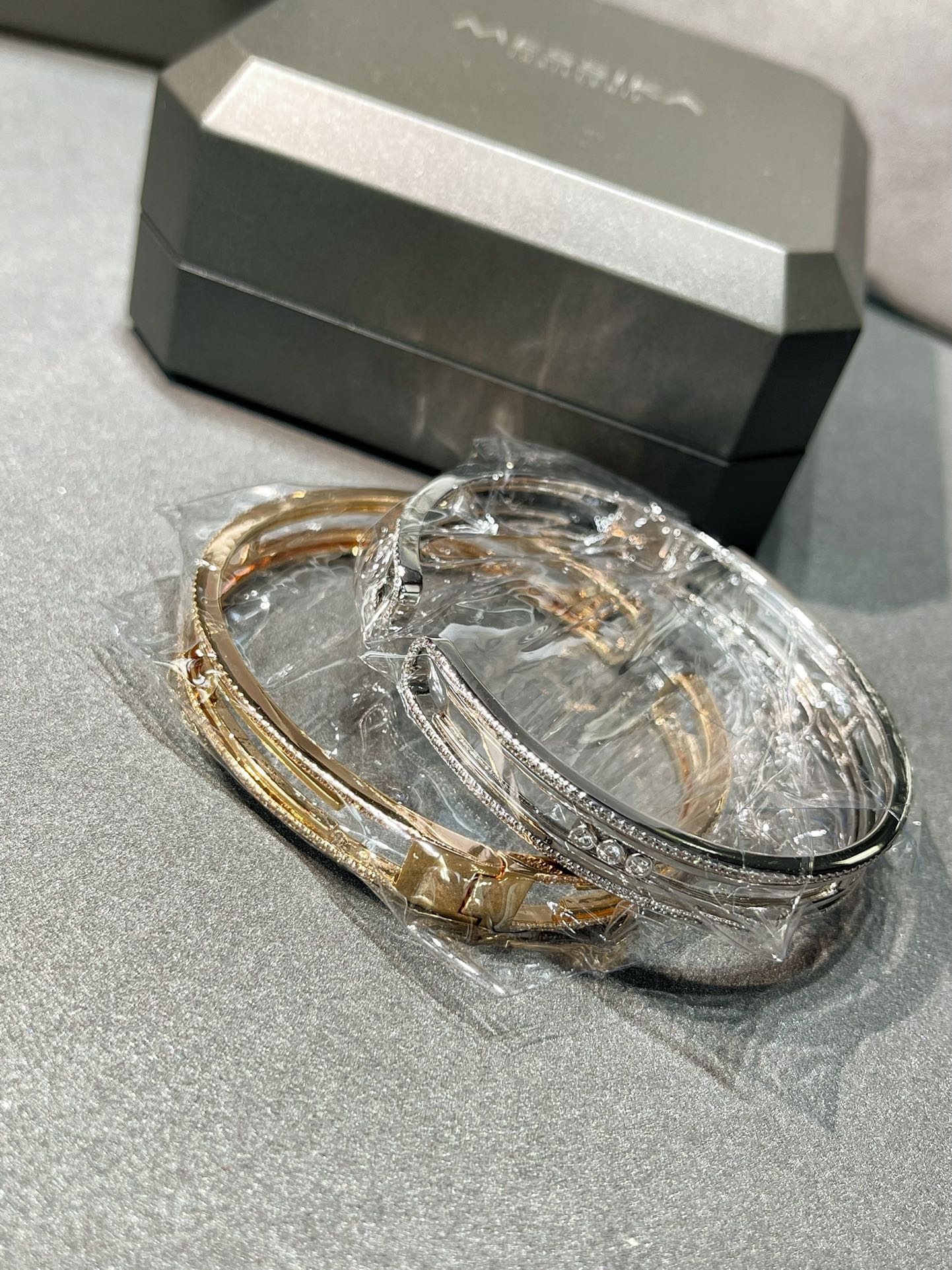 [Shinejoy]MOVE 10TH PAVED DIAMOND BRACELET