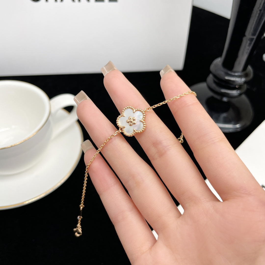 [Shinejoy]LUCKY SPRING ROSE GOLD MOP BRACELET