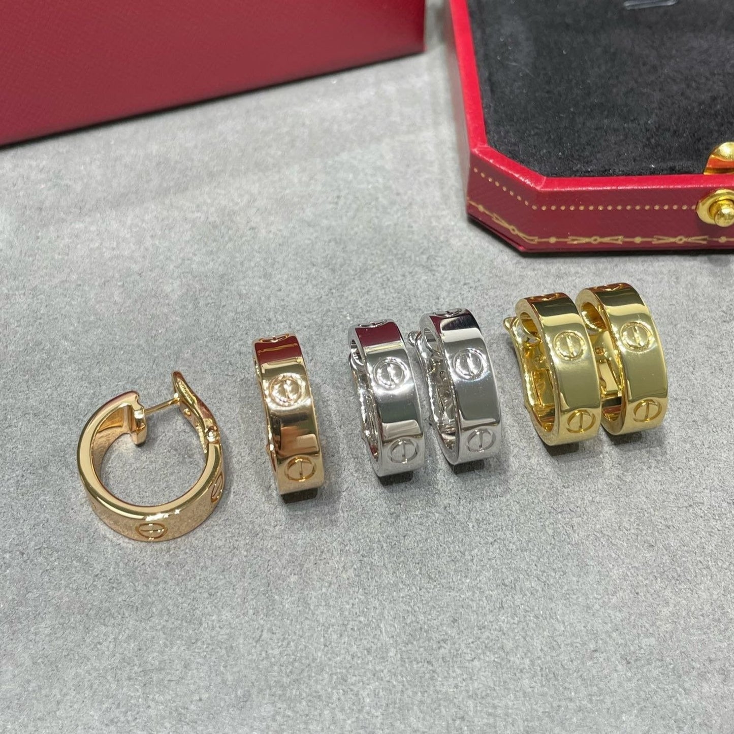 [Shinejoy]LOVE 5.5MM EARRINGS