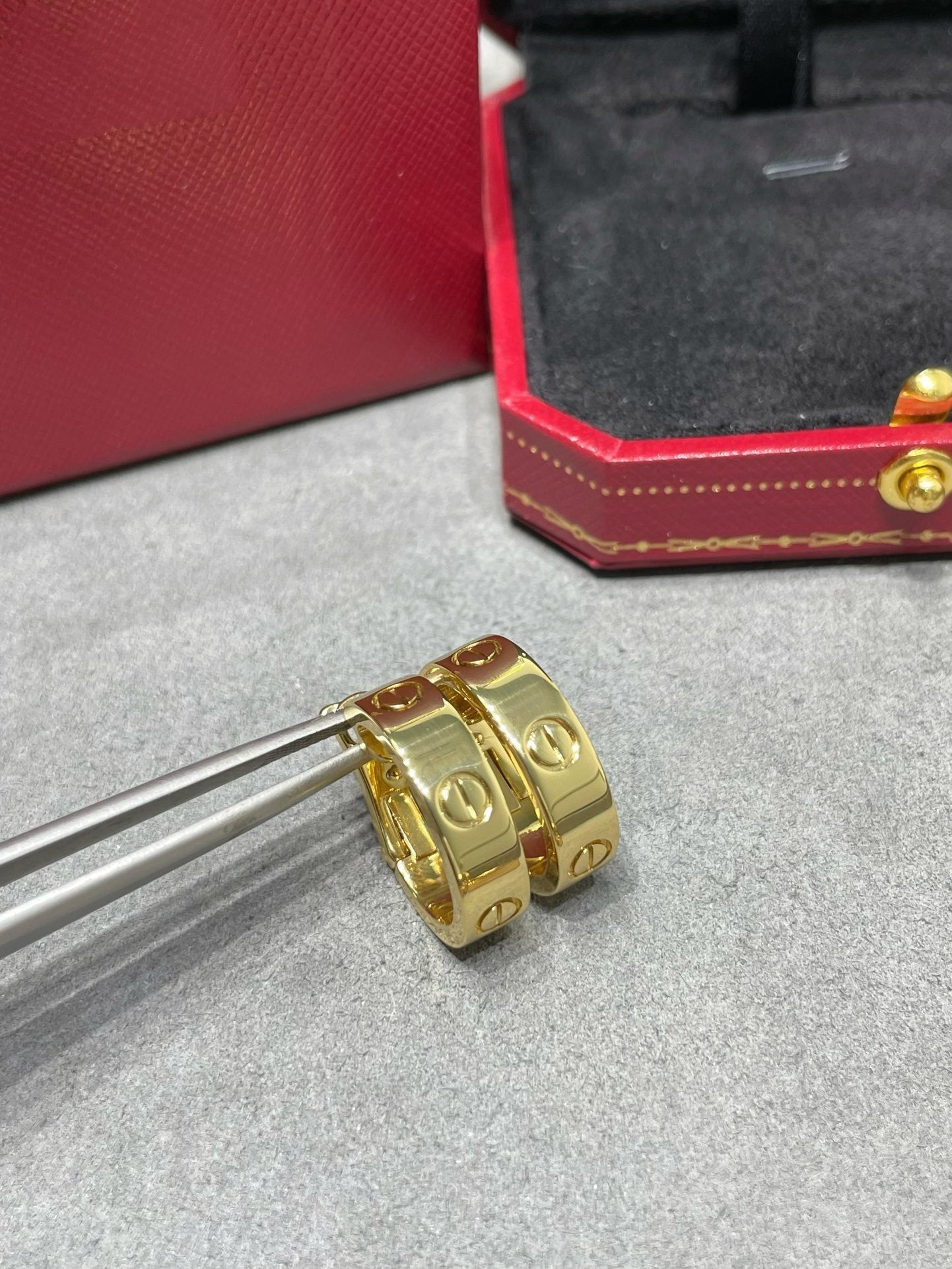 [Shinejoy]LOVE 5.5MM EARRINGS