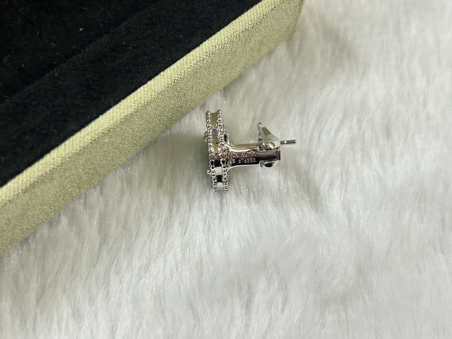 [Shinejoy]CLOVER PIETERSITE MEDIUM STUD EARRINGS