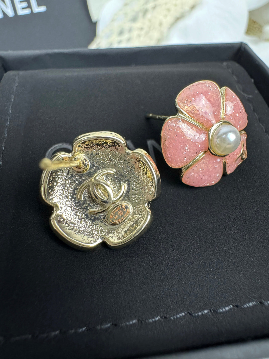 [Shinejoy]26C Pink Camellia Pearl Enamel Stud Earrings