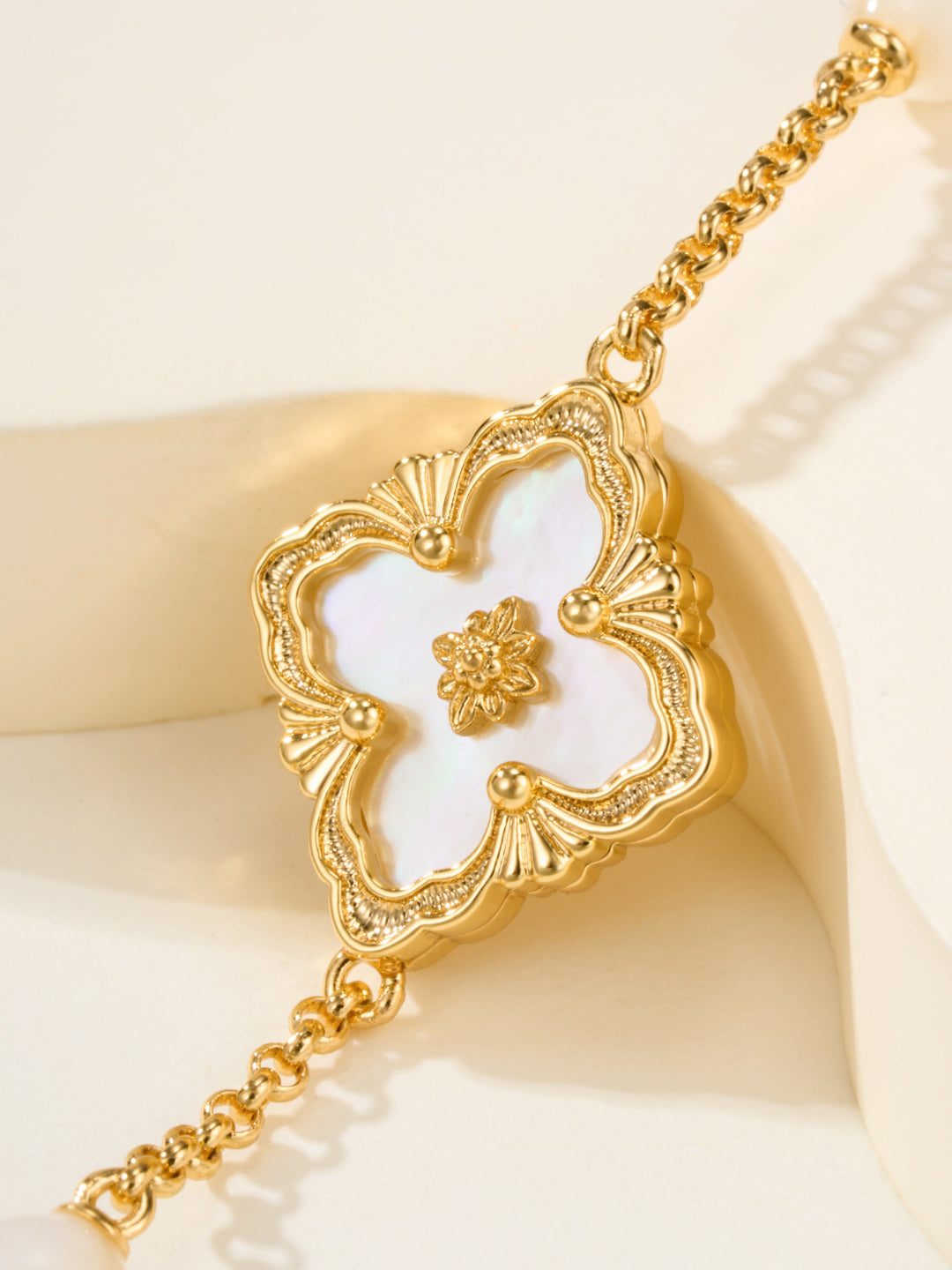 [?shinejoy]B.C.L ENAMELED Three-Flower Bracelet£¨Trumpet)