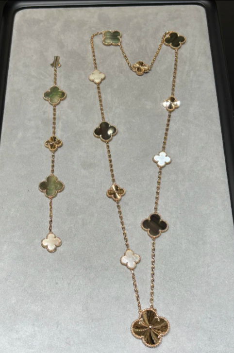 [⭐Shinejoy]DETACHABLE CLOVER 15(11+4) FLOWER SILVER NECKLACE SET