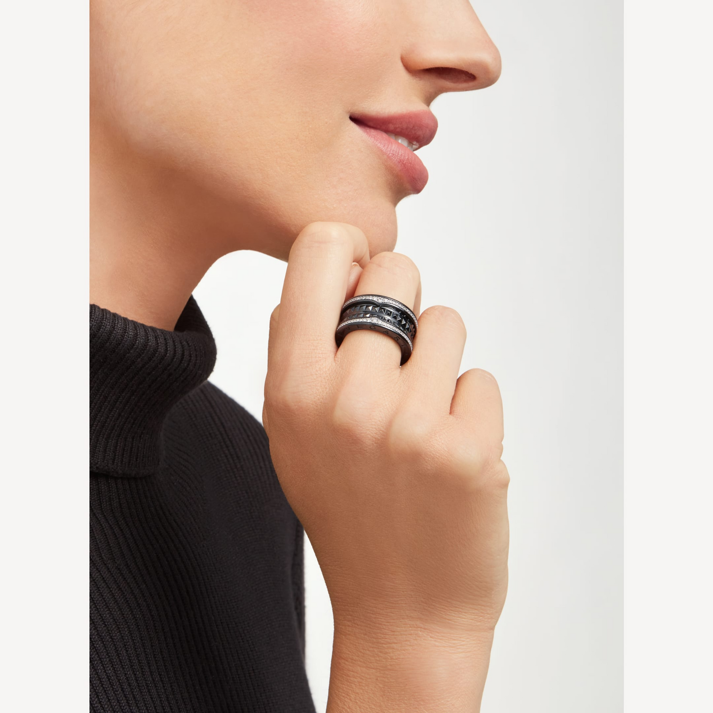 [Shinejoy]ZERO 1 ROCK FOUR-BAND BLACK CERAMIC WITH STUDDED SPIRAL AND PAVED DIAMONDS RING