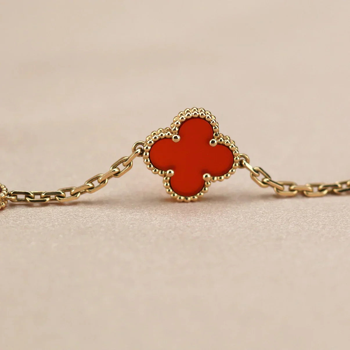 [⭐Shinejoy] CLOVER 5 MOTIF RED CORNELIAN BRACELET COLLECTION
