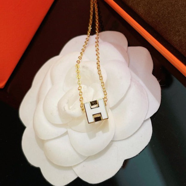 [Shinejoy]H WHITE SQUARE GOLD NECKLACE