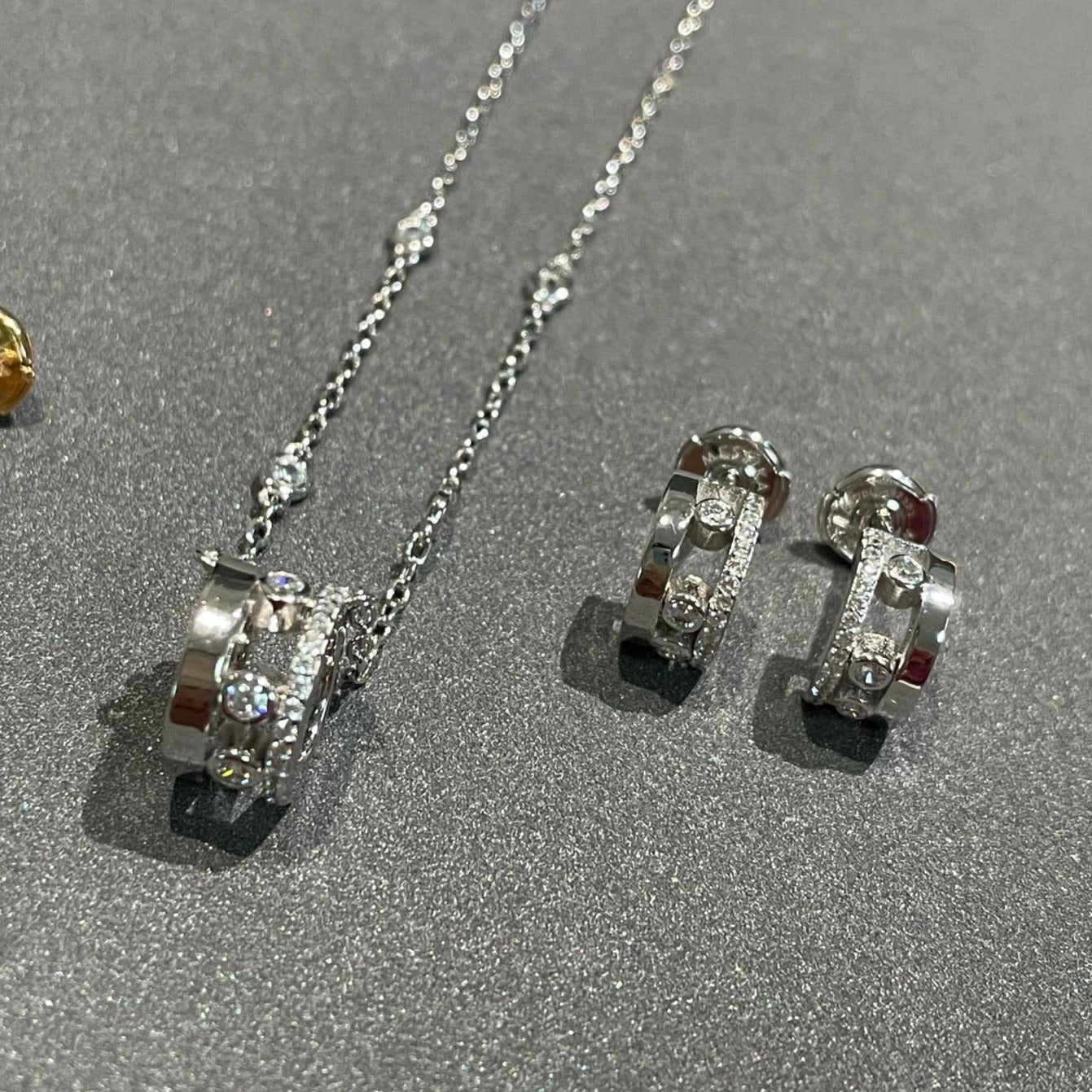 [Shinejoy]CHAIN MOVE ROMANE PEDAND NECKLACE