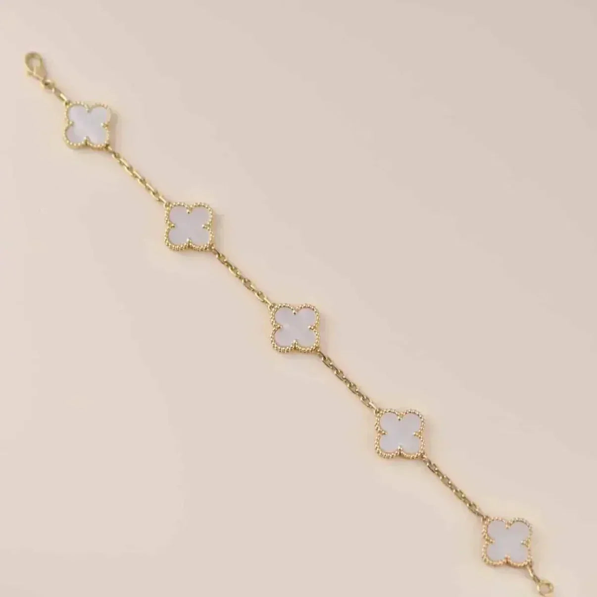 [⭐Shinejoy]CLOVER WHITE PEARL MOP 5 MOTIF BRACELET COLLECTION