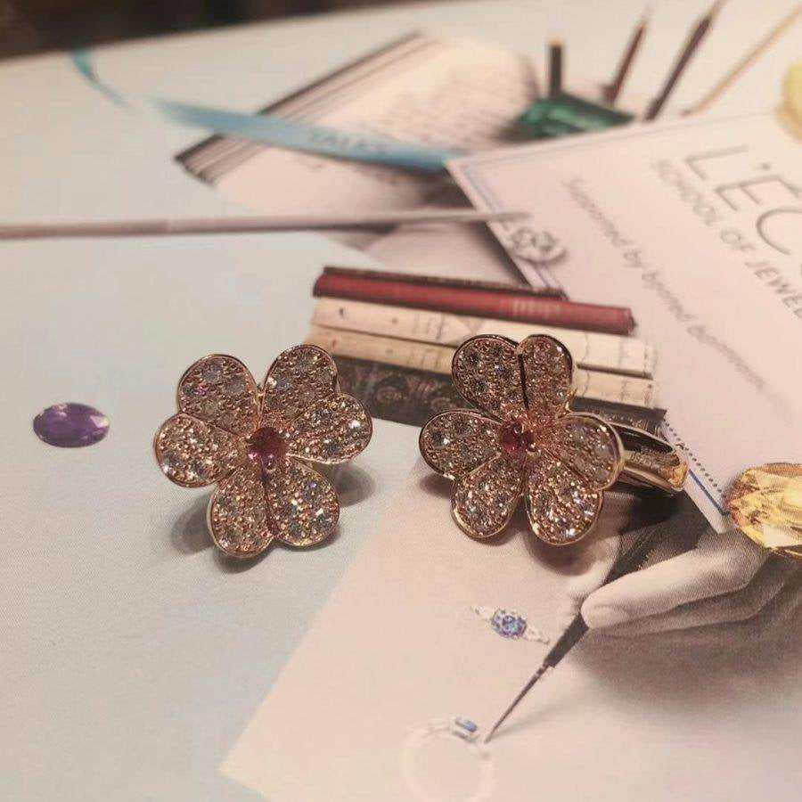[Shinejoy]FRIVOLE PINK GOLD FLOWER DIAMOND EARRINGS