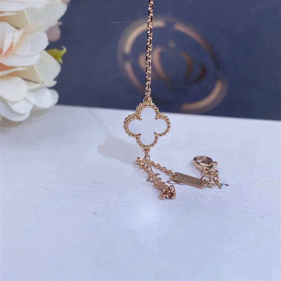 [Shinejoy]CLOVER WHITE MOP SINGLE FLOWER BRACELET