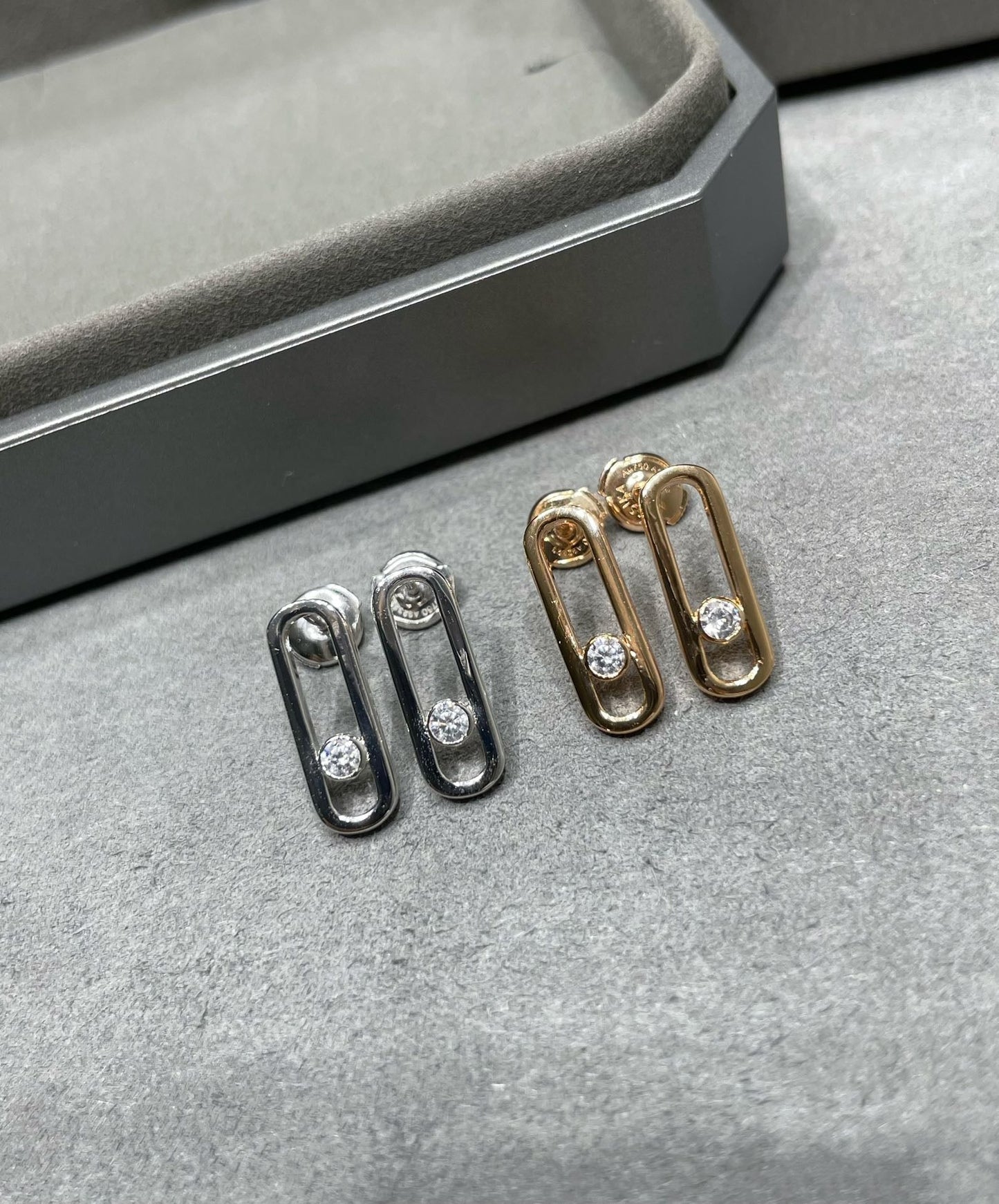 [Shinejoy]MOVE UNO SMALL 1 DIAMOND EARRINGS