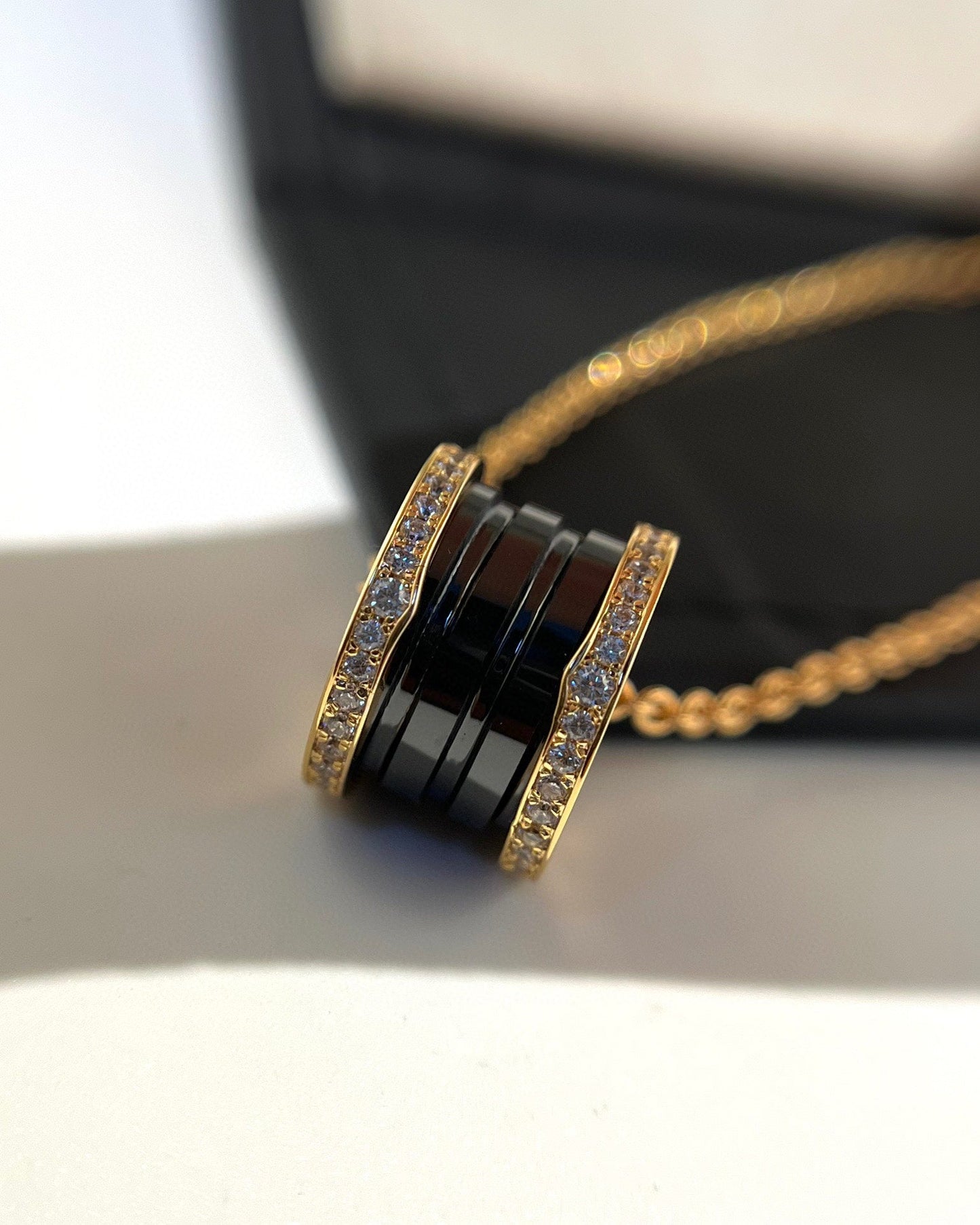 [Shinejoy]ZERO 1 BLACK CERAMIC DIAMOND PINK GOLD NECKLACE