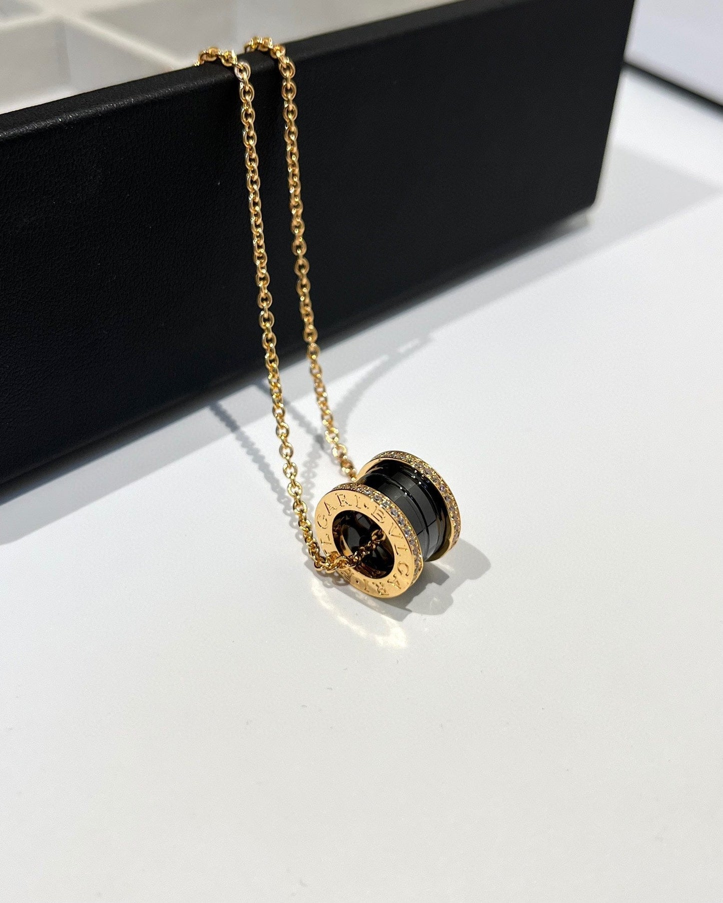 [Shinejoy]ZERO 1 BLACK CERAMIC DIAMOND PINK GOLD NECKLACE